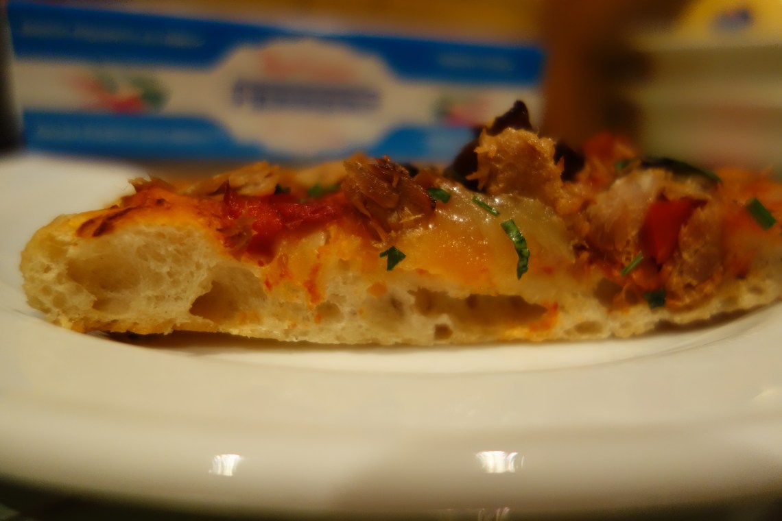Tuna and Tomato Pizza