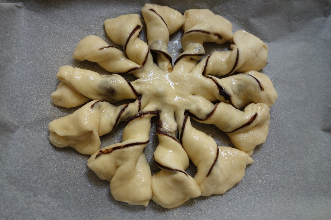 Chocolate breakfast pizza